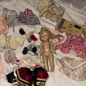 Early blonde Vogue Ginny Vintage Doll with Clothing Set